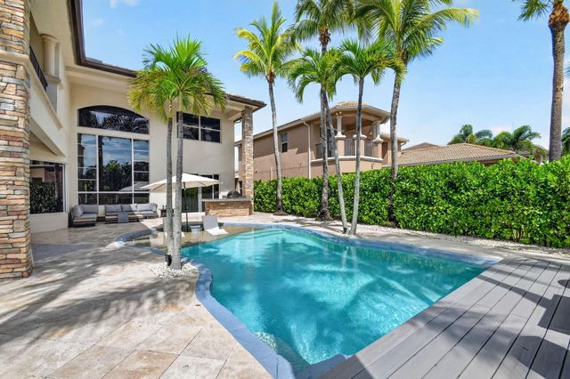 718 Edgebrook Lane, West Palm Beach, FL 33411
