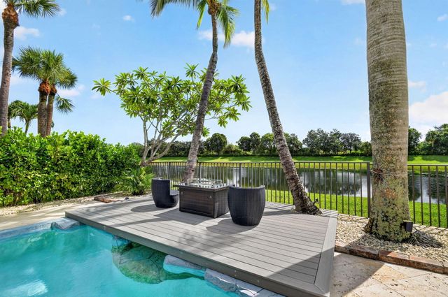718 Edgebrook Lane, West Palm Beach, FL 33411