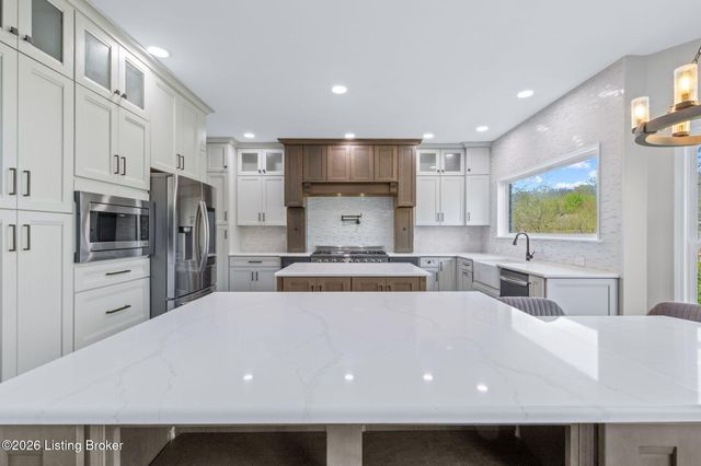 10609 Elder Ln, Prospect, KY 40059