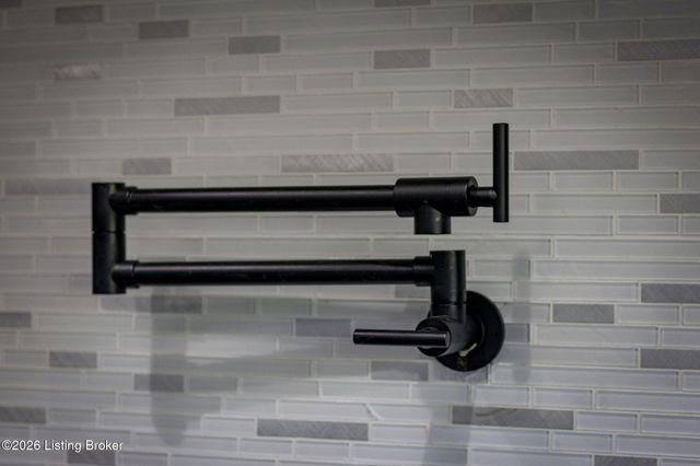 10609 Elder Ln, Prospect, KY 40059