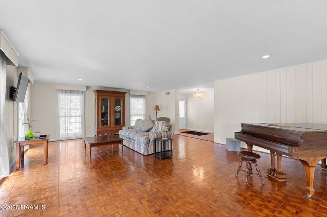 121 Beverly Drive, Lafayette, LA 70503