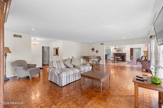 121 Beverly Drive, Lafayette, LA 70503