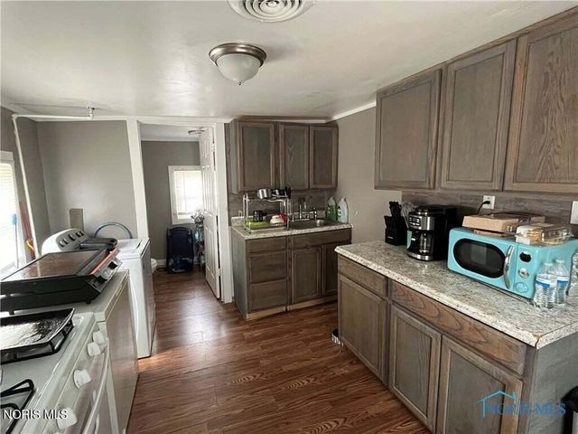 1457 Ingomar Avenue, Toledo, OH 43609