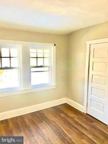 20 PARK LN, Hamilton, NJ 08609