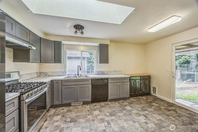 1227 Mary Lou Street SE, Lacey, WA 98503