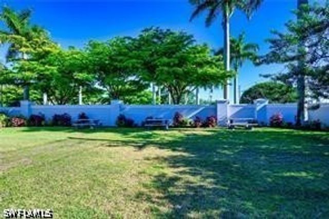 16007 Caldera LN 66, Naples, FL 34110
