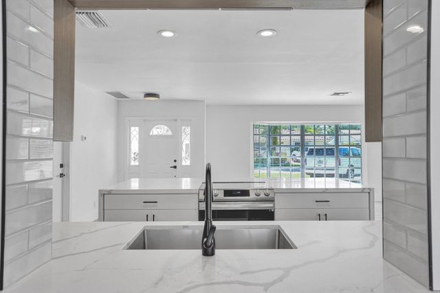 4751 NE 29th Avenue, Fort Lauderdale, FL 33308