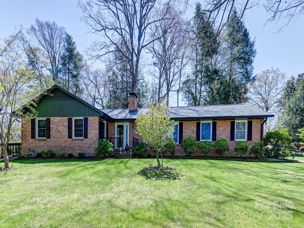 1220 Everette Place 7, Hendersonville, NC 28791