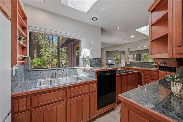12835 Rodriguez Ct, Grass Valley, CA 95945