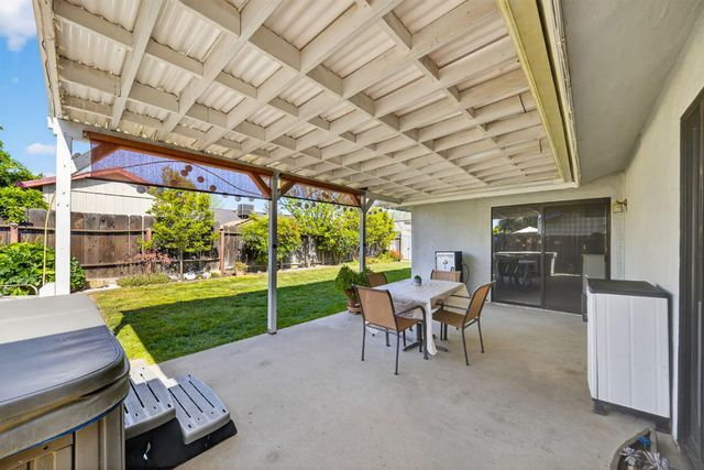 8219 N San Pablo Avenue, Fresno, CA 93711