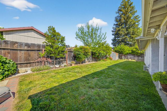 8219 N San Pablo Avenue, Fresno, CA 93711