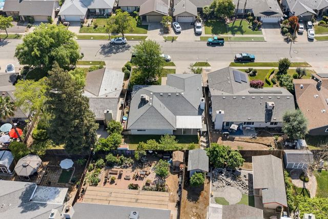 8219 N San Pablo Avenue, Fresno, CA 93711