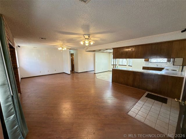 6311 E 81 Street N, Fort Gibson, OK 74434