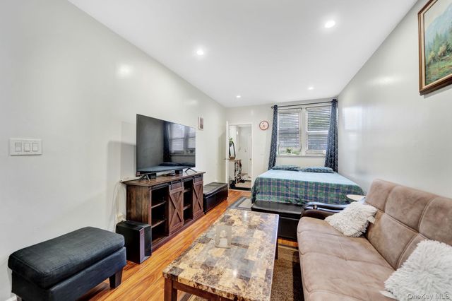 87-80 Little Neck Parkway, Floral Park, NY 11001
