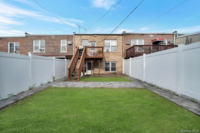 87-80 Little Neck Parkway, Floral Park, NY 11001