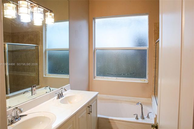 3488 NE 1st St 3488, Homestead, FL 33033