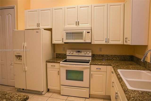 3488 NE 1st St 3488, Homestead, FL 33033