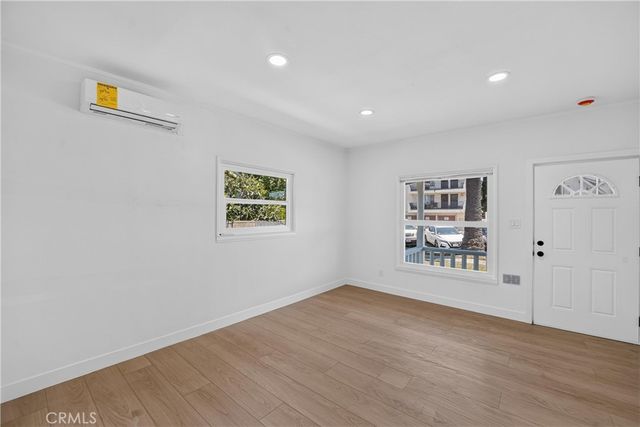 1567 Elm, Long Beach, CA 90813