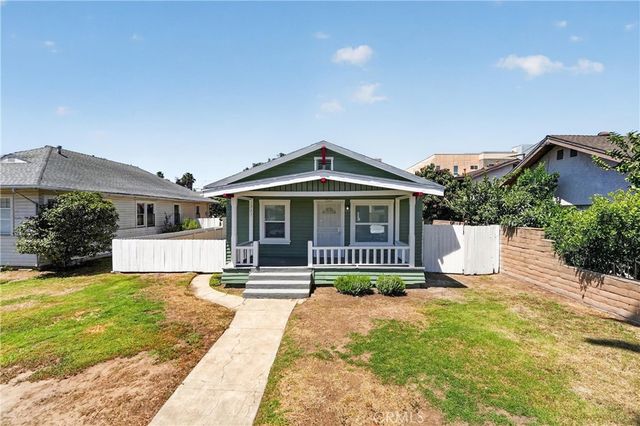 1567 Elm, Long Beach, CA 90813