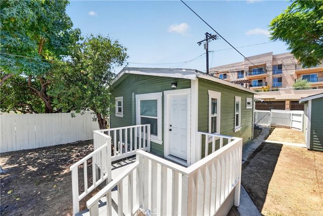 1567 Elm, Long Beach, CA 90813