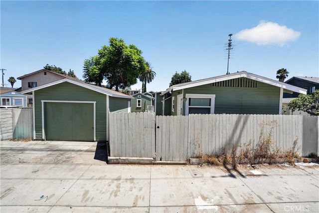 1567 Elm, Long Beach, CA 90813
