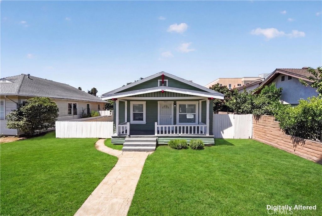 1567 Elm, Long Beach, CA 90813