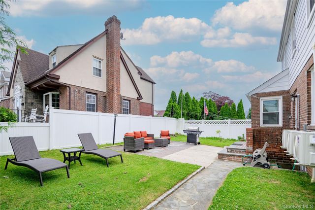 106 Dunwoodie Street, Yonkers, NY 10704