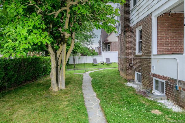 106 Dunwoodie Street, Yonkers, NY 10704