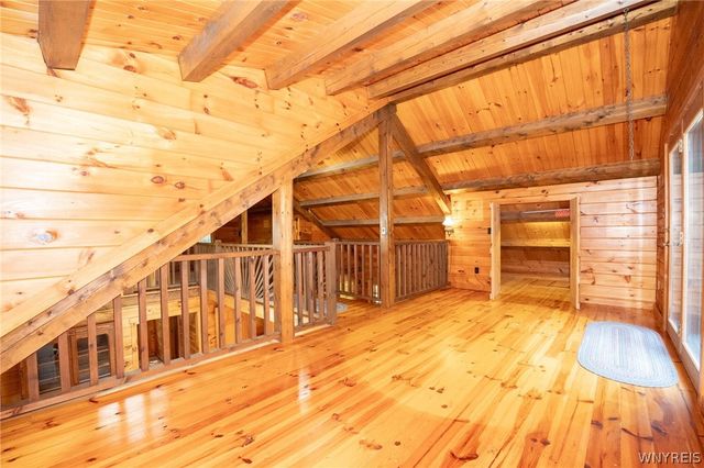 8 Deer Run Road, Holland, NY 14080