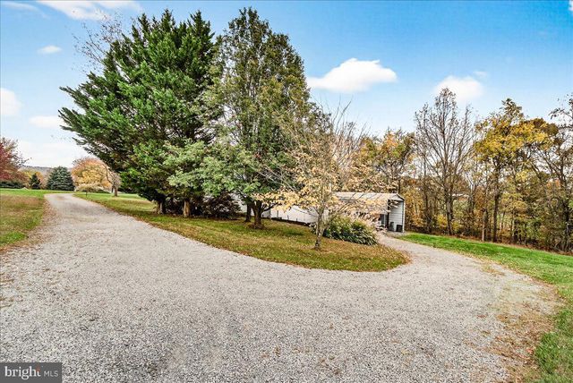 2634 POINT OF ROCKS RD, Knoxville, MD 21758