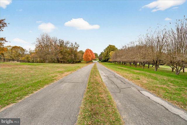 2634 POINT OF ROCKS RD, Knoxville, MD 21758