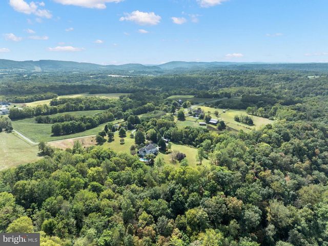 2634 POINT OF ROCKS RD, Knoxville, MD 21758