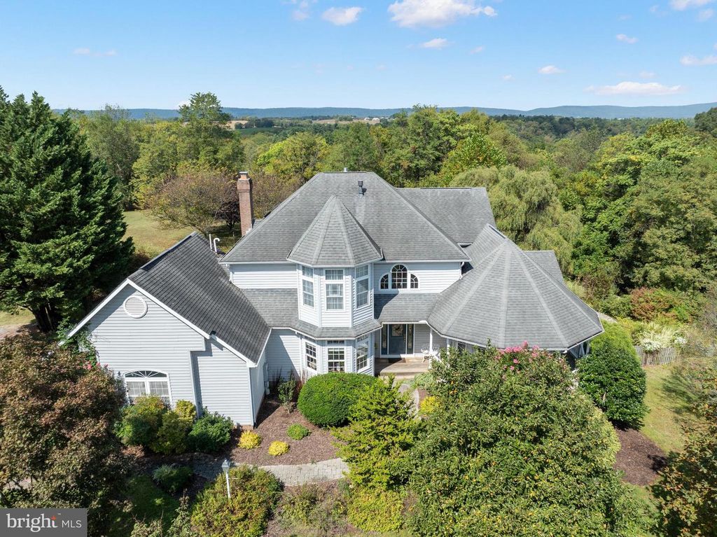 2634 POINT OF ROCKS RD, Knoxville, MD 21758