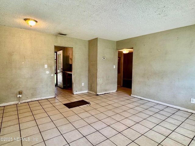 2545 LAMEE Lane, Jacksonville, FL 32207