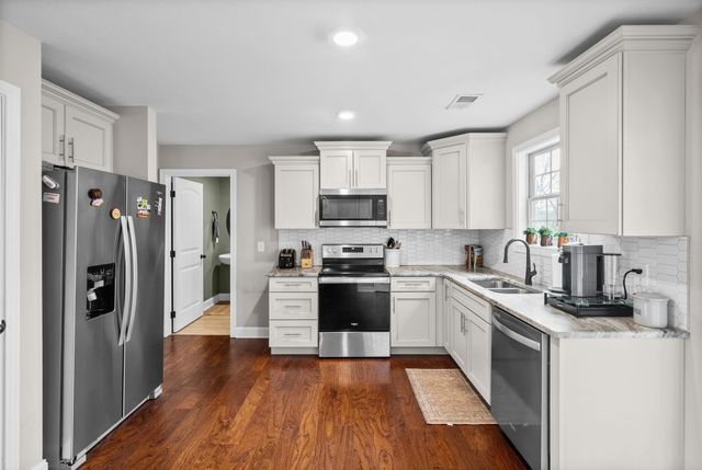 1140 Racker Dr, Clarksville, TN 37043