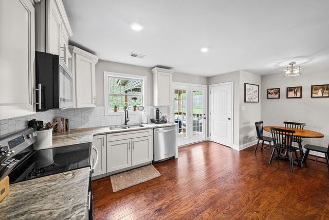 1140 Racker Dr, Clarksville, TN 37043