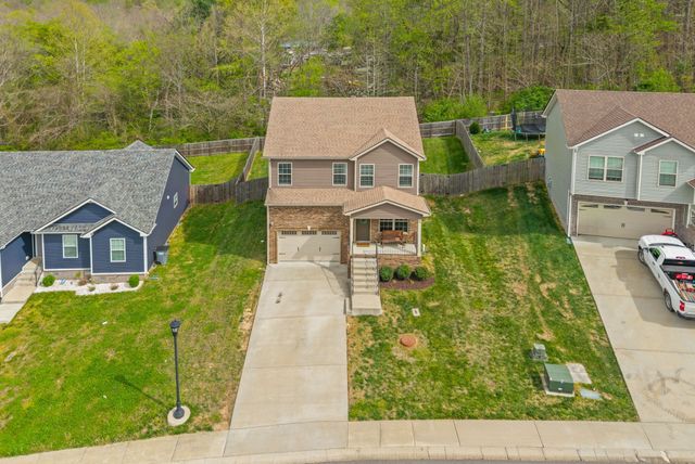 1140 Racker Dr, Clarksville, TN 37043