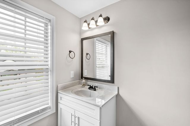 1140 Racker Dr, Clarksville, TN 37043