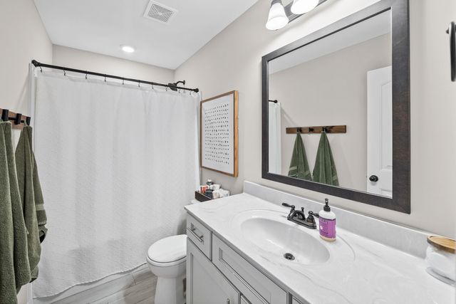 1140 Racker Dr, Clarksville, TN 37043