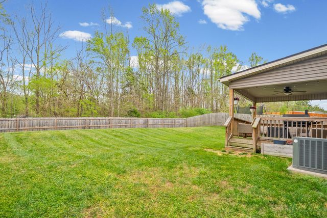 1140 Racker Dr, Clarksville, TN 37043