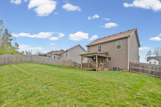 1140 Racker Dr, Clarksville, TN 37043