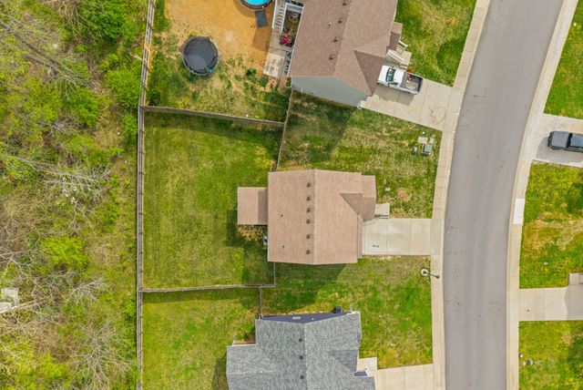 1140 Racker Dr, Clarksville, TN 37043