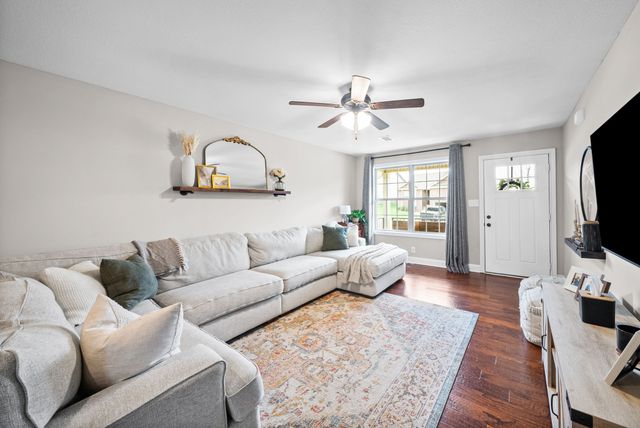 1140 Racker Dr, Clarksville, TN 37043