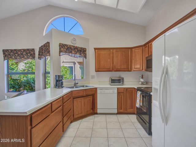 13714 W GREENVIEW Drive, Sun City West, AZ 85375