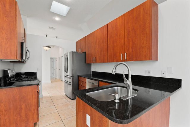 435 SW Jefferson Circle, Port St. Lucie, FL 34986