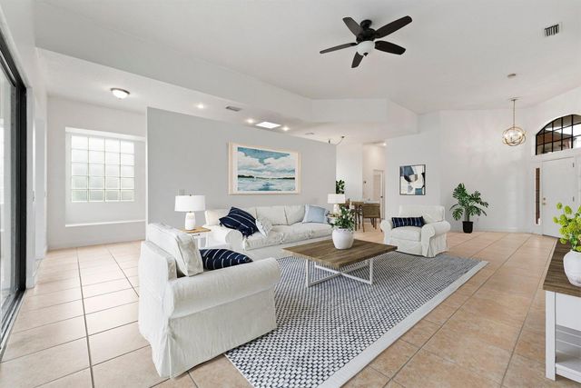 435 SW Jefferson Circle, Port St. Lucie, FL 34986