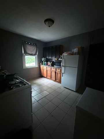 10230 S Yates Boulevard, Chicago, IL 60617