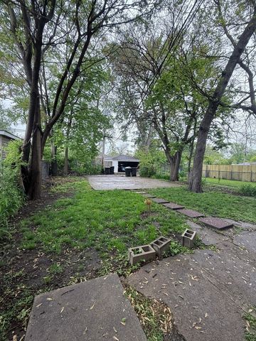 10230 S Yates Boulevard, Chicago, IL 60617