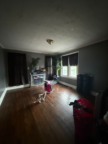 10230 S Yates Boulevard, Chicago, IL 60617