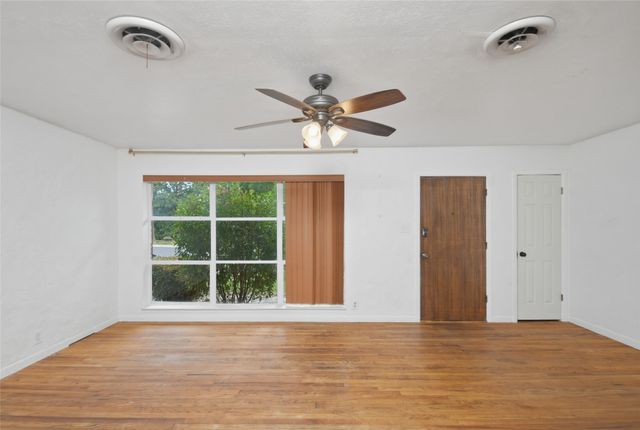 2703 Robinwood Lane, Denton, TX 76209